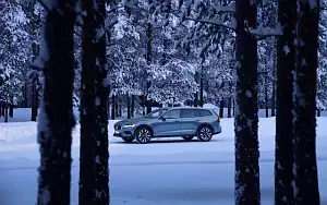 ���� ���������� Volvo V60 T5 Cross Country - 2019
