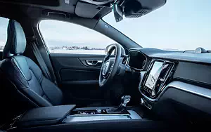 ���� ���������� Volvo V60 T5 Cross Country - 2019
