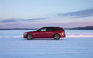 ���� ���������� Volvo V60 T8 R-Design - 2019