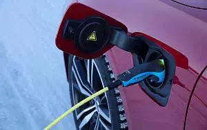 ���� ���������� Volvo V60 T8 R-Design - 2019