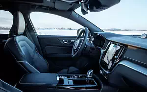 ���� ���������� Volvo V60 T8 R-Design - 2019