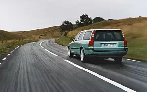 ���� ���������� Volvo V70 R - 2004
