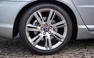���� ���������� Volvo V70 D5 - 2014