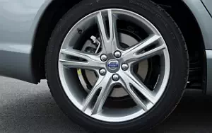���� ���������� Volvo V70 D3 - 2016