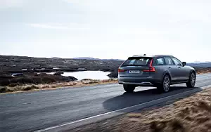 ���� ���������� Volvo V90 T6 Cross Country - 2016