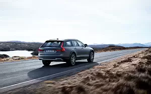 ���� ���������� Volvo V90 T6 Cross Country - 2016