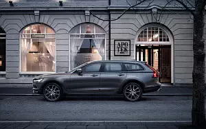 ���� ���������� Volvo V90 T6 Cross Country - 2016