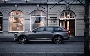 ���� ���������� Volvo V90 T6 Cross Country - 2016