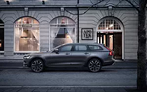 ���� ���������� Volvo V90 T6 Cross Country - 2016