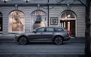 ���� ���������� Volvo V90 T6 Cross Country - 2016