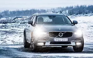���� ���������� Volvo V90 D5 Cross Country - 2017