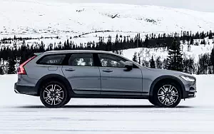 ���� ���������� Volvo V90 D5 Cross Country - 2017