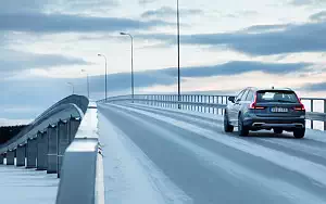 ���� ���������� Volvo V90 D5 Cross Country - 2017