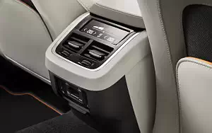 ���� ���������� Volvo V90 T6 Cross Country Volvo Ocean Race - 2017