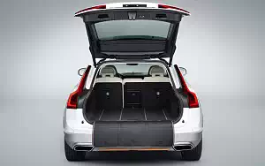 ���� ���������� Volvo V90 T6 Cross Country Volvo Ocean Race - 2017