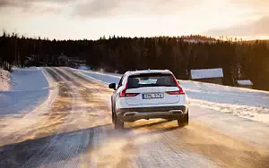 ���� ���������� Volvo V90 T6 Cross Country - 2017