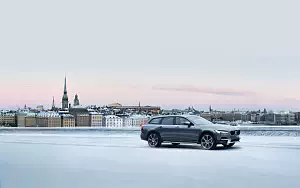 ���� ���������� Volvo V90 T6 Cross Country - 2017