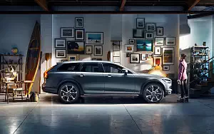 ���� ���������� Volvo V90 T6 Cross Country - 2017
