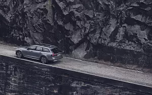���� ���������� Volvo V90 B6 Cross Country - 2020