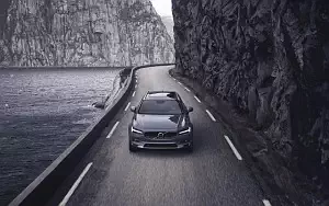 ���� ���������� Volvo V90 B6 Cross Country - 2020