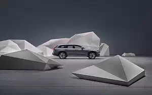 ���� ���������� Volvo V90 B6 Cross Country - 2020