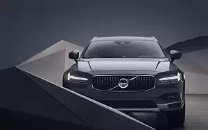���� ���������� Volvo V90 B6 Cross Country - 2020