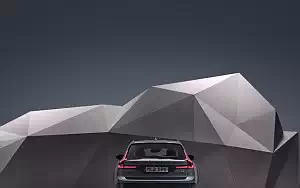 ���� ���������� Volvo V90 B6 Cross Country - 2020