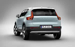 ���� ���������� Volvo XC40 T5 Momentum - 2017