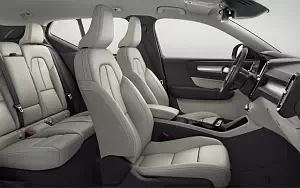 ���� ���������� Volvo XC40 T5 Momentum - 2017