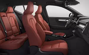 ���� ���������� Volvo XC40 T5 Momentum - 2017