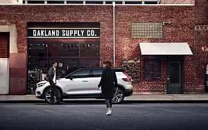 ���� ���������� Volvo XC40 T5 R-Design - 2017