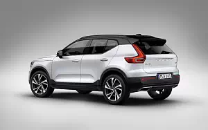 ���� ���������� Volvo XC40 T5 R-Design - 2017