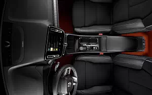 ���� ���������� Volvo XC40 T5 R-Design - 2017