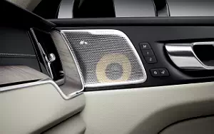 ���� ���������� Volvo XC60 T6 Inscription - 2017