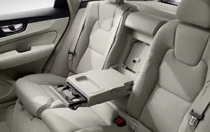 ���� ���������� Volvo XC60 T6 Inscription - 2017