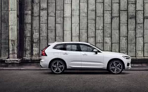 ���� ���������� Volvo XC60 T8 R-Design - 2017
