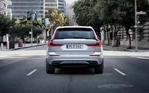 ���� ���������� Volvo XC60 T8 R-Design - 2017