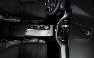 ���� ���������� Volvo XC60 T8 R-Design - 2017