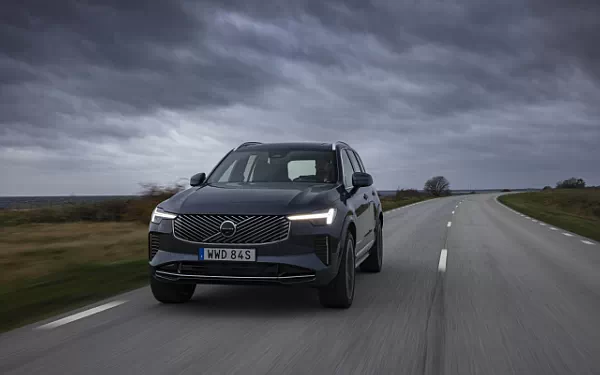 ���� ���������� Volvo XC90 B5 AWD - 2024