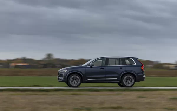 ���� ���������� Volvo XC90 B5 AWD - 2024