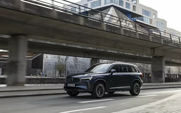 ���� ���������� Volvo XC90 B5 AWD - 2024