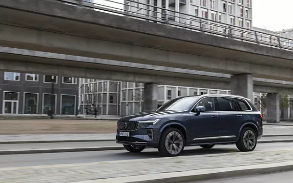 ���� ���������� Volvo XC90 B5 AWD - 2024