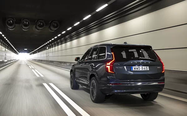 ���� ���������� Volvo XC90 B5 AWD - 2024