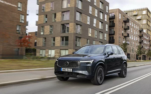 ���� ���������� Volvo XC90 B5 AWD - 2024