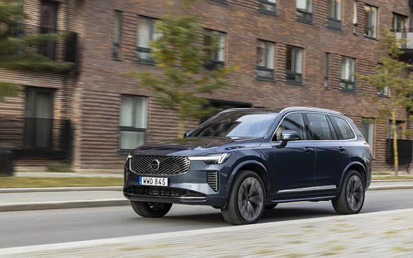 ���� ���������� Volvo XC90 B5 AWD - 2024