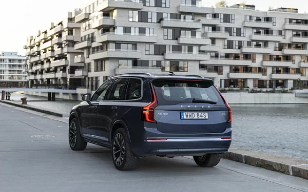 ���� ���������� Volvo XC90 B5 AWD - 2024