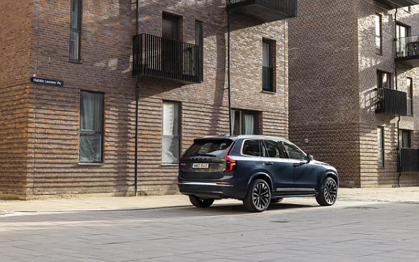 ���� ���������� Volvo XC90 B5 AWD - 2024