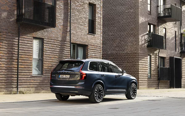 ���� ���������� Volvo XC90 B5 AWD - 2024