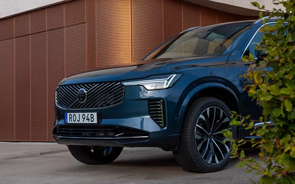 ���� ���������� Volvo XC90 B5 AWD - 2024