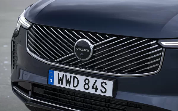 ���� ���������� Volvo XC90 B5 AWD - 2024